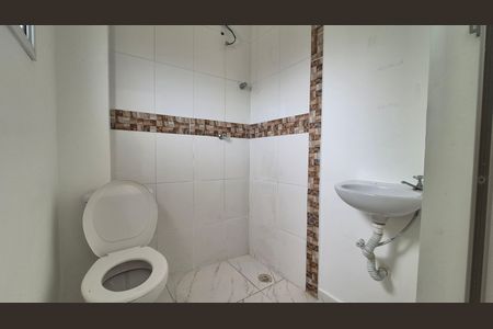 Banheiro  de kitnet/studio para alugar com 1 quarto, 35m² em Parque das Nações, Santo André