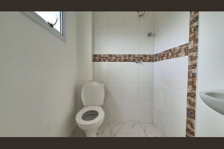 Banheiro  de kitnet/studio para alugar com 1 quarto, 35m² em Parque das Nações, Santo André