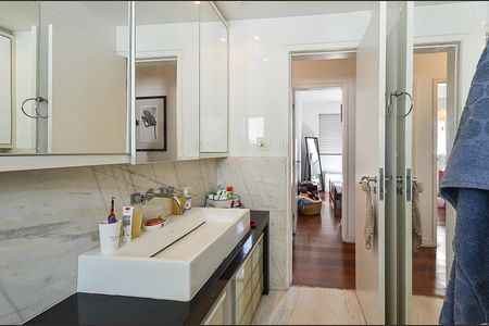 Apartamento para alugar com 480m², 4 quartos e 3 vagasBanheiro Social