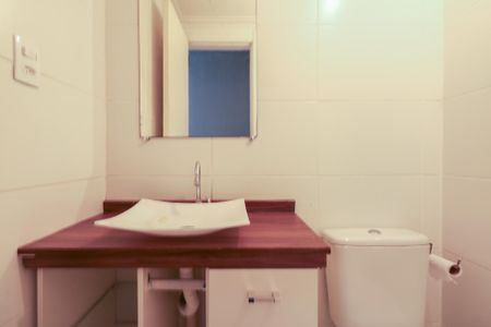 Banheiro Social de apartamento para alugar com 2 quartos, 55m² em Conceição, Diadema