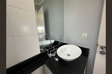 Apartamento para alugar com 87m², 2 quartos e 1 vaga Apartamento para alugar com 87m², 2 quartos e 1 vagaBanheiro da Suíte