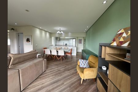 Sala de apartamento para alugar com 2 quartos, 87m² em Jardim Tupanci, Barueri