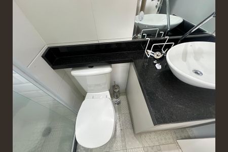 Apartamento para alugar com 87m², 2 quartos e 1 vaga Apartamento para alugar com 87m², 2 quartos e 1 vagaBanheiro da Suíte