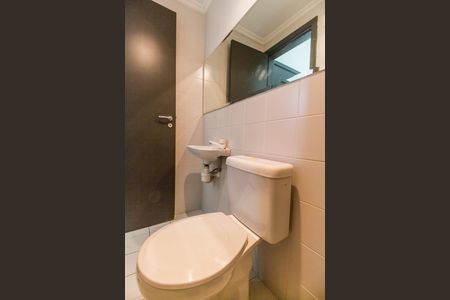 Apartamento à venda com 139m², 3 quartos e 2 vagas Apartamento à venda com 139m², 3 quartos e 2 vagasBanheiro de Serviço