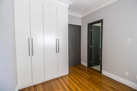 Apartamento à venda com 139m², 3 quartos e 2 vagas Apartamento à venda com 139m², 3 quartos e 2 vagasSuíte 3