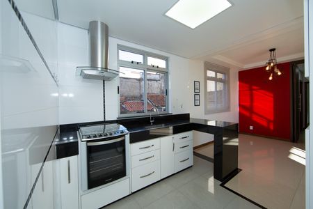 COZINHA de apartamento à venda com 3 quartos, 94m² em Carlos Prates, Belo Horizonte