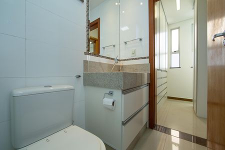 BANHEIRO2 de apartamento à venda com 3 quartos, 94m² em Carlos Prates, Belo Horizonte