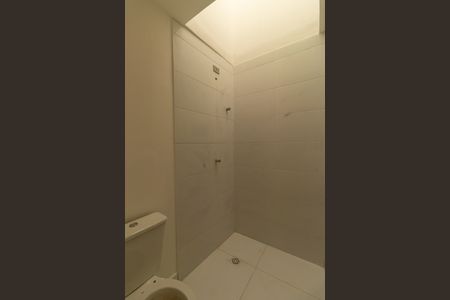 Casa de condomínio para alugar com 49m², 2 quartos e 1 vaga Casa de condomínio para alugar com 49m², 2 quartos e 1 vagaBanheiro andar superior