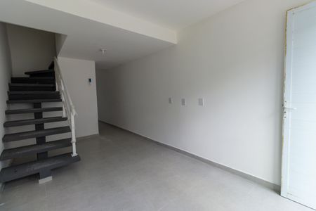 Casa de condomínio para alugar com 49m², 2 quartos e 1 vaga Casa de condomínio para alugar com 49m², 2 quartos e 1 vagaSala