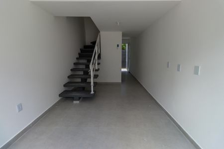 Sala de casa de condomínio para alugar com 2 quartos, 49m² em Bairro Jardim Nossa Senhora das Graças, Cotia