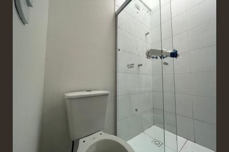Casa de condomínio para alugar com 49m², 2 quartos e 1 vaga Casa de condomínio para alugar com 49m², 2 quartos e 1 vagaBanheiro