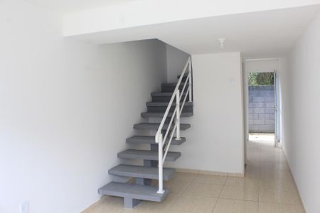 Sala de casa de condomínio para alugar com 2 quartos, 49m² em Da Graça, Cotia