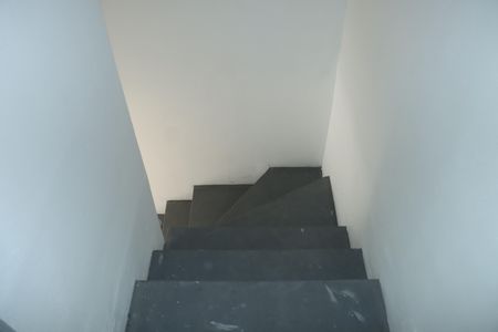 Casa de condomínio para alugar com 49m², 2 quartos e 1 vagaEscada