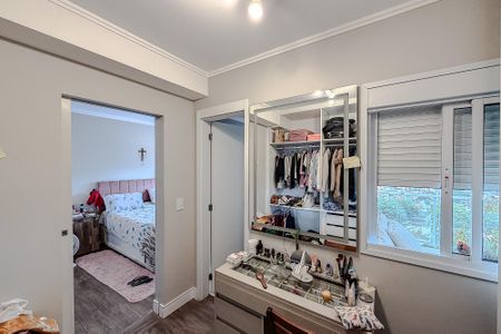 Apartamento à venda com 125m², 2 quartos e 2 vagas Apartamento à venda com 125m², 2 quartos e 2 vagasCloset da Suíte 2