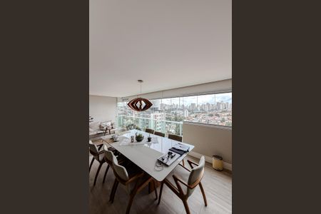 Apartamento à venda com 125m², 2 quartos e 2 vagas Apartamento à venda com 125m², 2 quartos e 2 vagasVaranda da Sala