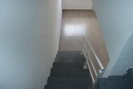 Casa de condomínio para alugar com 49m², 2 quartos e 1 vagaEscada