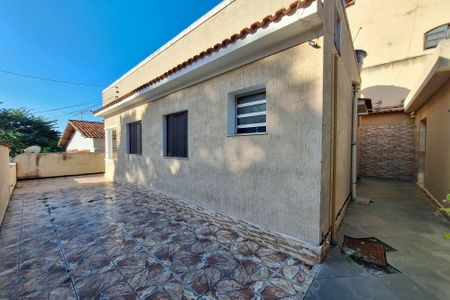 Casa para alugar com 124m², 2 quartos e sem vagaQuintal