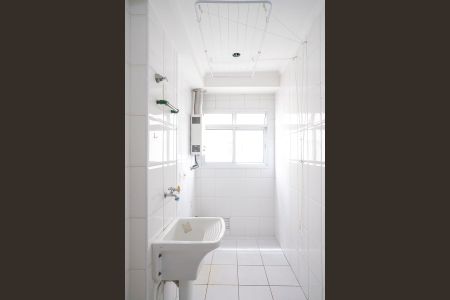 Apartamento à venda com 68m², 3 quartos e 1 vagaÁrea de serviço