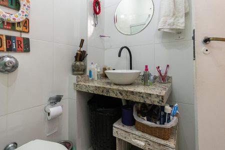 Apartamento à venda com 60m², 2 quartos e sem vagaBanheiro