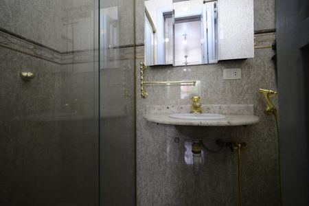 Casa à venda com 250m², 4 quartos e 5 vagasBanheiro da Suíte 1