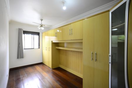 Casa à venda com 250m², 4 quartos e 5 vagasSuíte 1