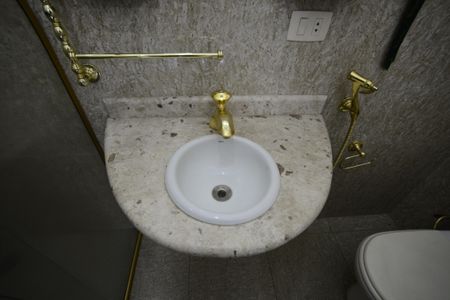 Casa à venda com 250m², 4 quartos e 5 vagasBanheiro da Suíte 1