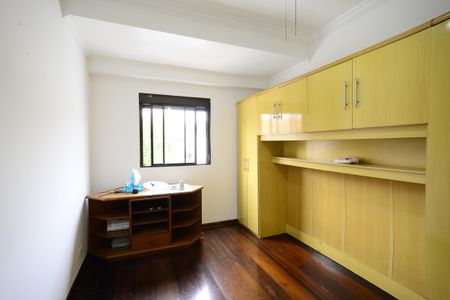 Casa à venda com 250m², 4 quartos e 5 vagasQuarto 2