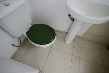 Casa à venda com 250m², 4 quartos e 5 vagasBanheiro de Serviço 2