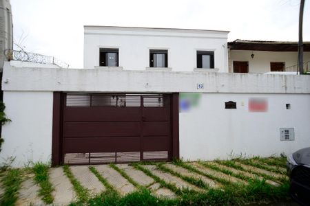 Casa à venda com 250m², 4 quartos e 5 vagasFachada