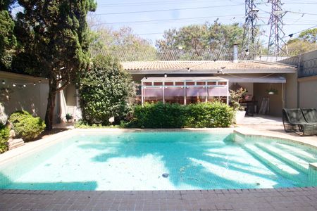 Casa à venda com 460m², 4 quartos e 3 vagas Casa à venda com 460m², 4 quartos e 3 vagasÁrea comum