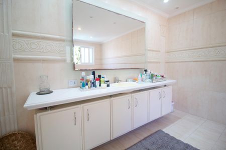 Casa à venda com 460m², 4 quartos e 3 vagas Casa à venda com 460m², 4 quartos e 3 vagasBanheiro do Quarto 3