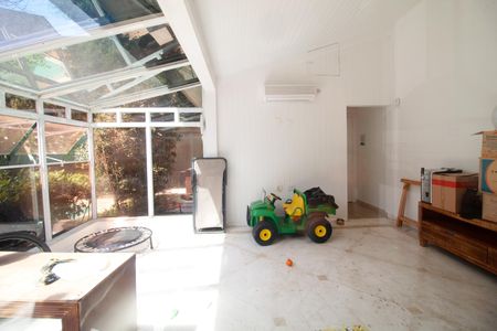 Casa à venda com 460m², 4 quartos e 3 vagas Casa à venda com 460m², 4 quartos e 3 vagasÁrea comum