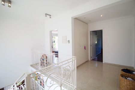 Casa à venda com 460m², 4 quartos e 3 vagas Casa à venda com 460m², 4 quartos e 3 vagasCorredor