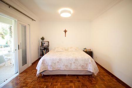 Casa à venda com 460m², 4 quartos e 3 vagas Casa à venda com 460m², 4 quartos e 3 vagasQuarto 3