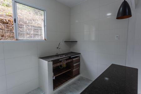 Casa à venda com 70m², 2 quartos e sem vaga Casa à venda com 70m², 2 quartos e sem vagaCozinha