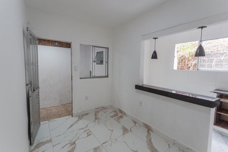Casa à venda com 70m², 2 quartos e sem vaga Casa à venda com 70m², 2 quartos e sem vagaSala
