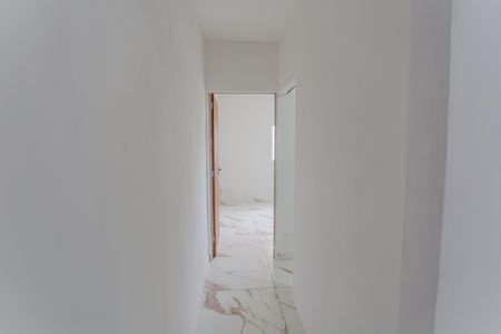 Corredor de casa para alugar com 2 quartos, 70m² em Santa Tereza, Belo Horizonte