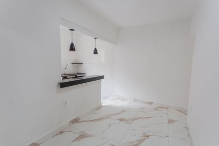 Sala de casa para alugar com 2 quartos, 70m² em Santa Tereza, Belo Horizonte