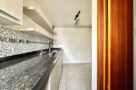 Apartamento à venda com 75m², 2 quartos e 1 vagaÁrea de Serviço