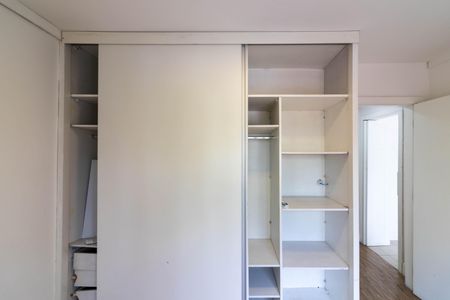 Apartamento à venda com 65m², 2 quartos e 1 vagaQuarto 2