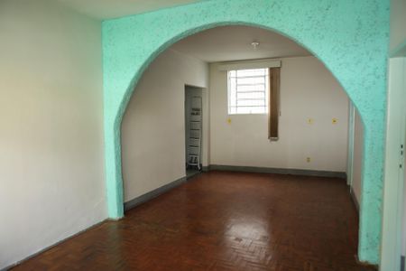 Casa para alugar com 900m², 6 quartos e 2 vagasEdícula 