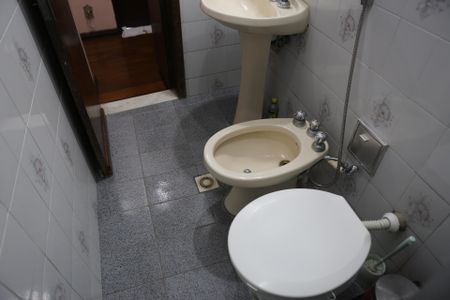 Casa para alugar com 900m², 6 quartos e 2 vagasBanheiro social