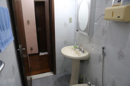 Casa para alugar com 900m², 6 quartos e 2 vagasBanheiro social