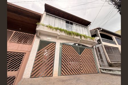 Casa à venda com 170m², 4 quartos e 2 vagasFachada