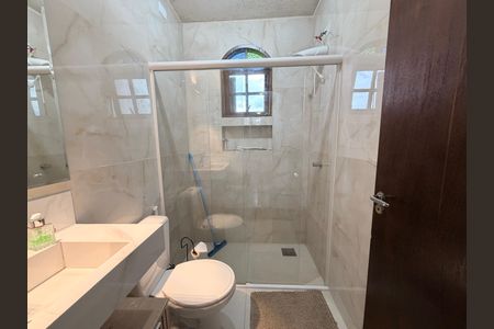 Casa à venda com 170m², 4 quartos e 2 vagasBanheiro Social 1