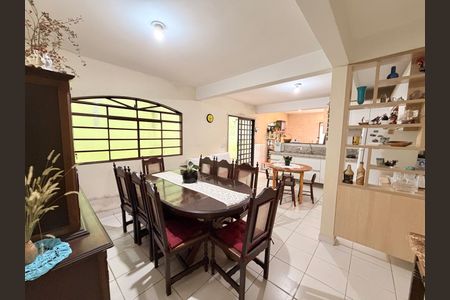 Casa à venda com 170m², 4 quartos e 2 vagasSala de Jantar