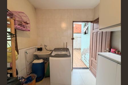 Casa à venda com 170m², 4 quartos e 2 vagasÁrea de Serviço
