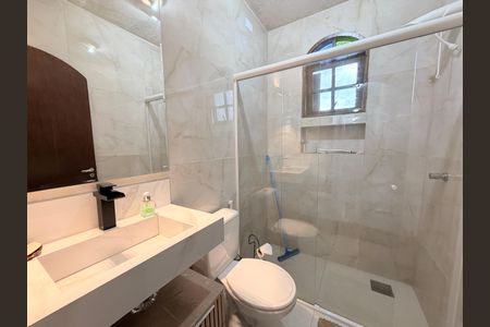 Casa à venda com 170m², 4 quartos e 2 vagasBanheiro Social 1