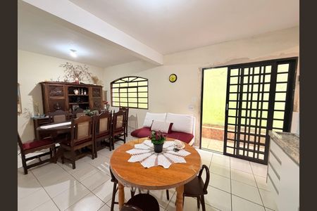 Casa à venda com 170m², 4 quartos e 2 vagasCozinha