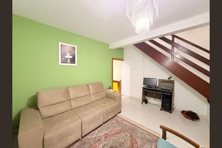 Sala de casa à venda com 4 quartos, 123m² em Jardim Mirante, Várzea Paulista